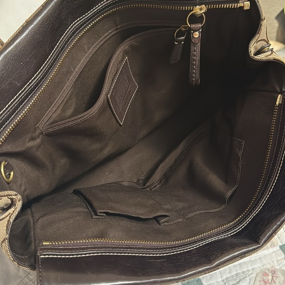 Coach - Picture 4 of 5